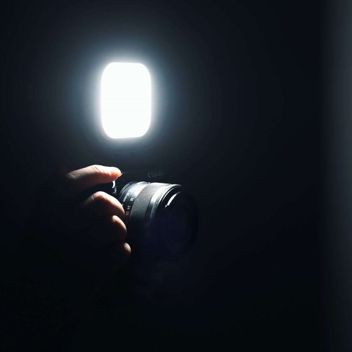 Ulanzi VL66 ไฟ LED ติดหัวกล้อง ขนาดเล็กพกพาสะดวก หมุนได้ 360 องศา