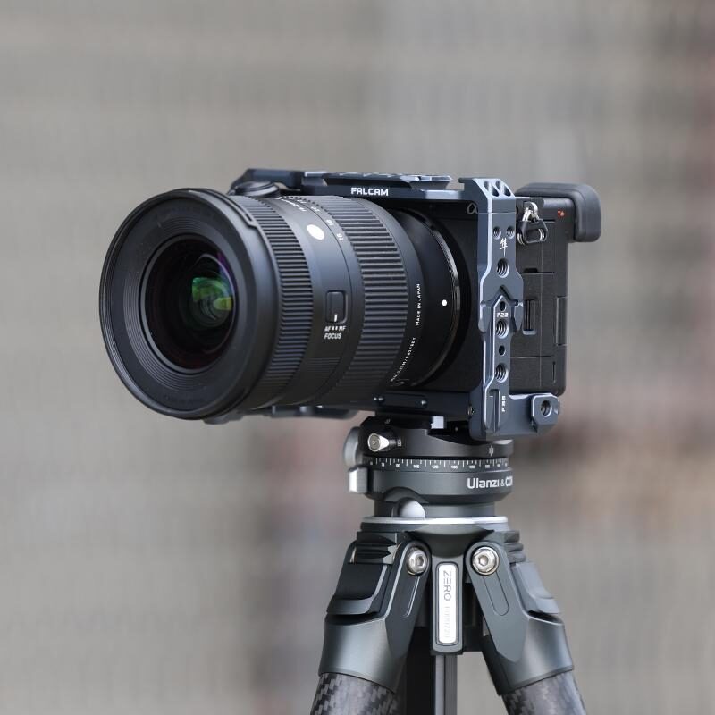 FALCAM F22&F38 Quick Release Camera Cage for Sony A6700 เคสกล้อง Sony A6700 ระบบ Quick Release (1)
