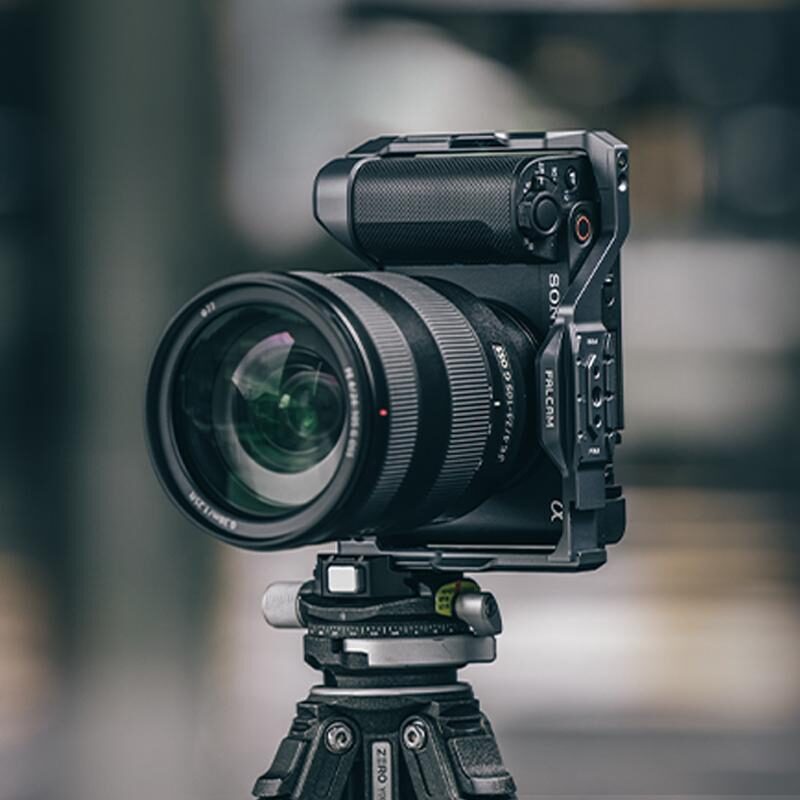 Falcam F22F38F50 Quick Release Camera Cage for Sony ZV E1 เคจกล้องระบบปลดเร็ว พร้อม Interface ครบครัน (3)