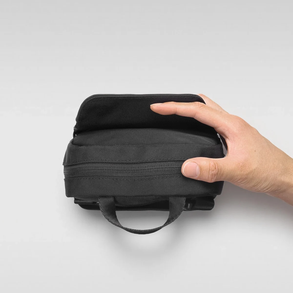 Ulanzi CB05 Magnetic Quick-Access Camera Sling Bag Crossbody Shoulder Pouch 3L (2) Ulanzi กระเป๋าสะพายข้าง CB05 Creator Crossbody Bag กระเป๋าครีเอเตอร์ ความจุ 3 ลิตร