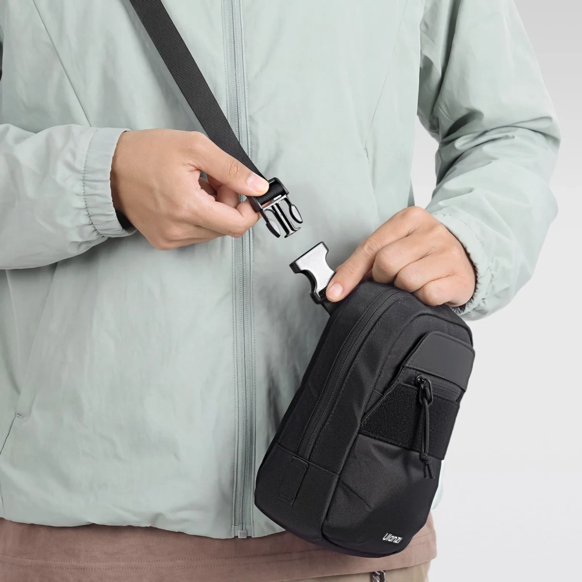 Ulanzi CB05 Magnetic Quick-Access Camera Sling Bag Crossbody Shoulder Pouch 3L (6) Ulanzi กระเป๋าสะพายข้าง CB05 Creator Crossbody Bag กระเป๋าครีเอเตอร์ ความจุ 3 ลิตร